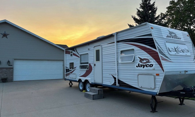 Forest Junction House | NFL Draft Camper sleeps 6-20 minutes from Lambeau Field-TransportationAvailable