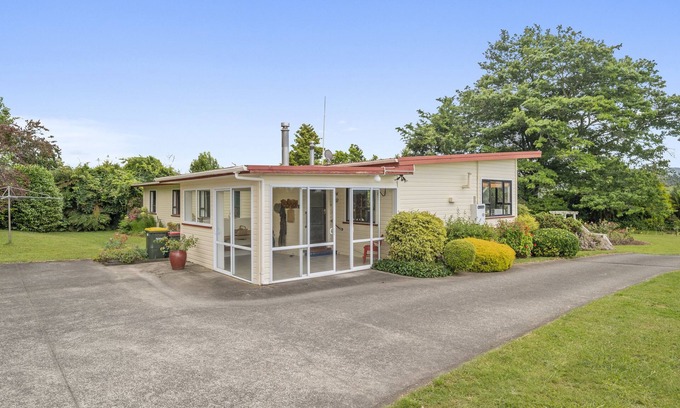 Ngakuru House | Ngawaimai Lodge - Ngakuru Holiday Home