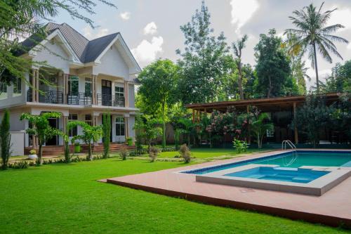 Moshi Hotel | Nguchiro Palace