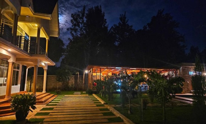 Moshi Hotel | NGUCHIRO PALACE