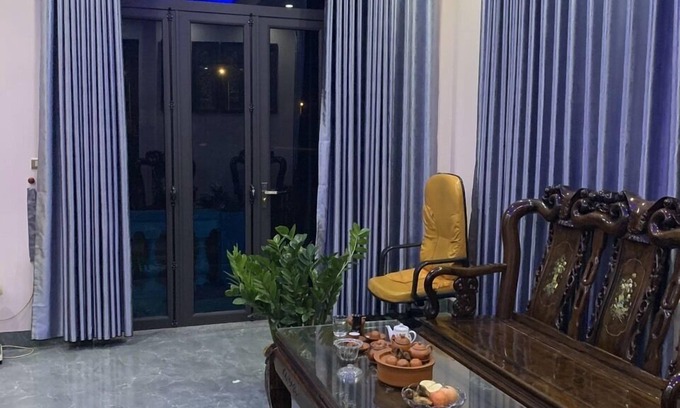 Quang Xuong House | Nha Nghi Tung Long
