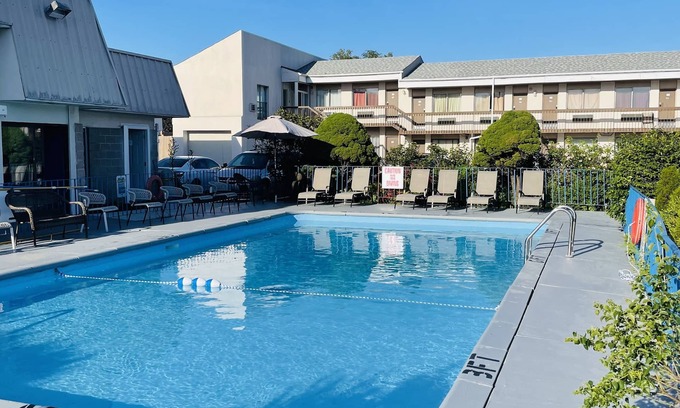 Niagara Falls Hotel | Niagara Lodge & Suites