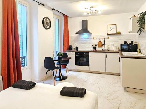 Opera Apartment | Niala Studio in city center of Marseille at Vieux-Port and Opera