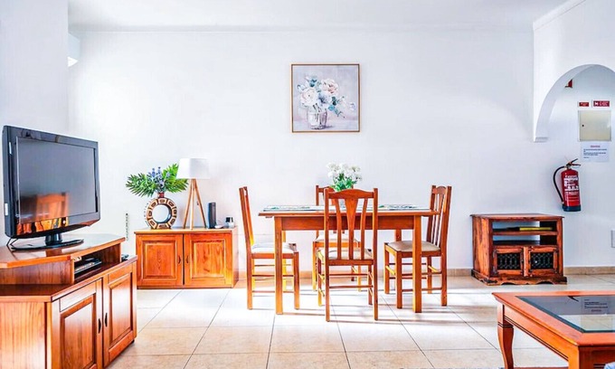 Penina Apartment | Nice 2 Bed 1st floor Apt on Oasis Parque (AT72)
