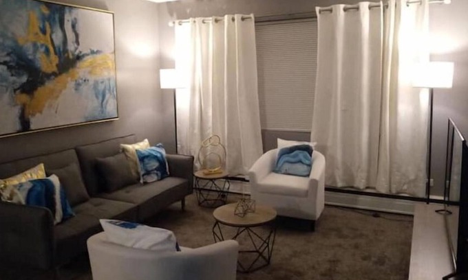 Melrose Park Apartment | Nice 2 Bedroom 1 bath apartment