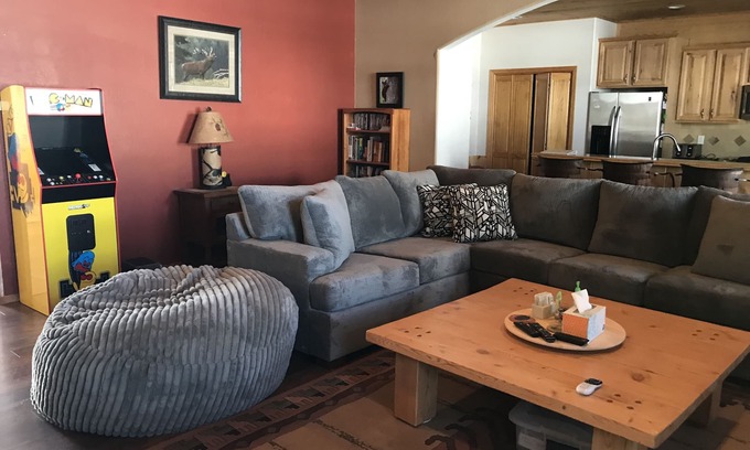 Pagosa Springs Cabin | NICE! 2250 SF VIEWS & LOCATION GAS FRPLCE PAC MAN HOTTUB CORNHOLE HORSESHOES