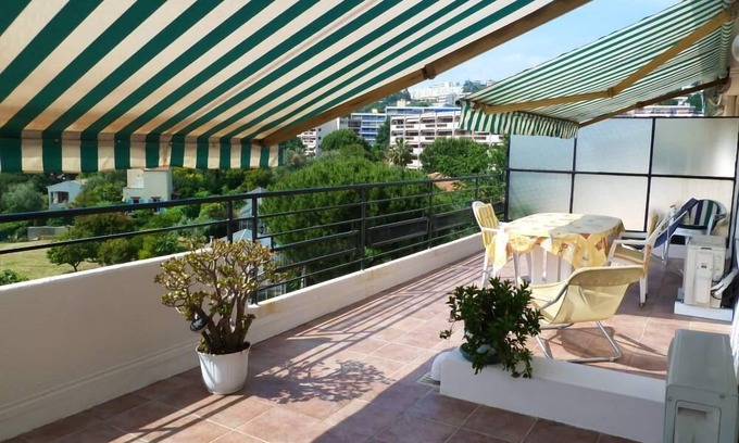 Caucade Apartment | Nice, 2room, panoramic view, top floor, terrace, airconditioned, wifi, parking