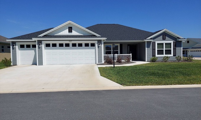 The Villages House | Nice 3 Bedroom, 2 Bath Home, Sleeps 6 w/golf cart