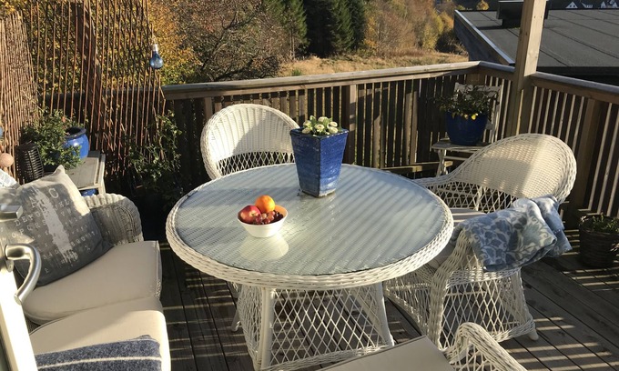 Godvik Apartment | Nice 3 bedroom apartment with porch!
