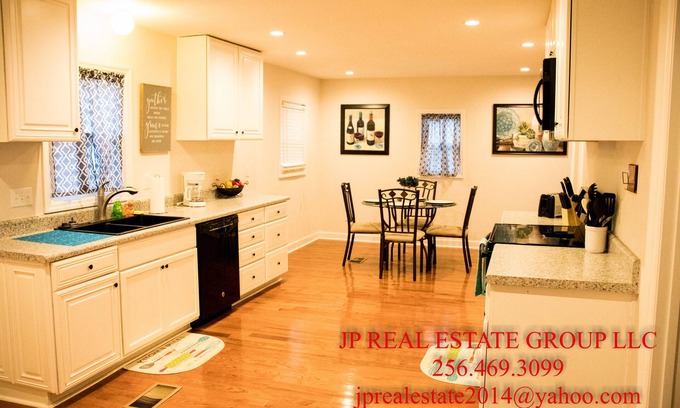 Decatur House | Nice 3br 2.5 Bath House Near Cooks Museum - Decatur AL