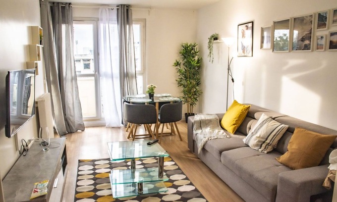 Villeneuve-la-Garenne Apartment | Nice Apartement in Paris near Stadium by Servallgroup
