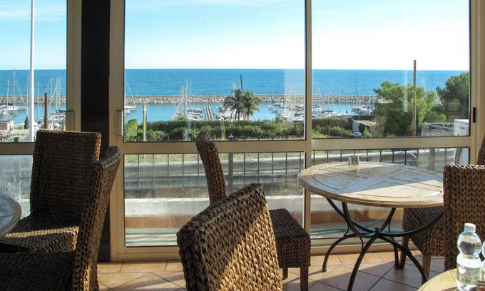 San Lorenzo al Mare House | Nice apartment in villa for 4 guests with A/C, WIFI, TV, terrace, pets allowed and parking
