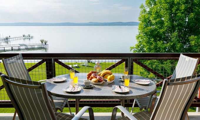 Balatonoszod Apartment | Nice apartment for 4 people with WIFI, TV, balcony and parking