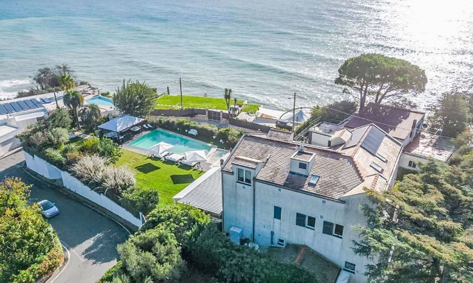 Albisola Superiore Apartment | Nice apartment for 6 guests with pool, WIFI, TV, patio, pets allowed and parking