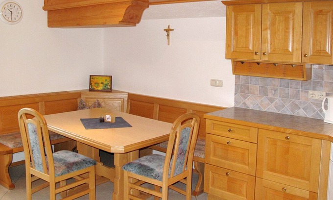 Bramberg am Wildkogel Apartment | Nice apartment for 13 people with WIFI, TV, terrace, pets allowed and parking