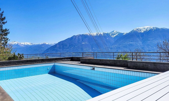 Locarno Apartment | Nice apartment for 4 guests with WIFI, pool, TV, patio, pets allowed, panoramic view and parking