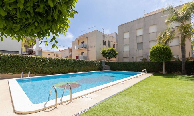 Cubelles Apartment | Nice apartment for 4 people with WIFI, pool, A/C, TV and balcony