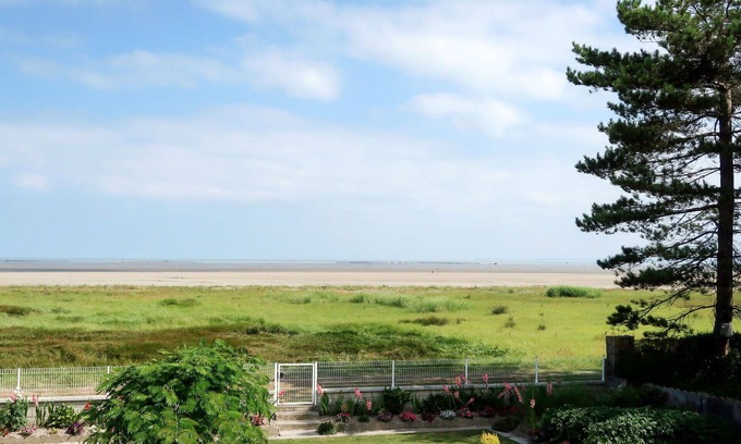 Ille-et-Vilaine Apartment | Nice apartment for 4 people with WIFI, TV and terrace