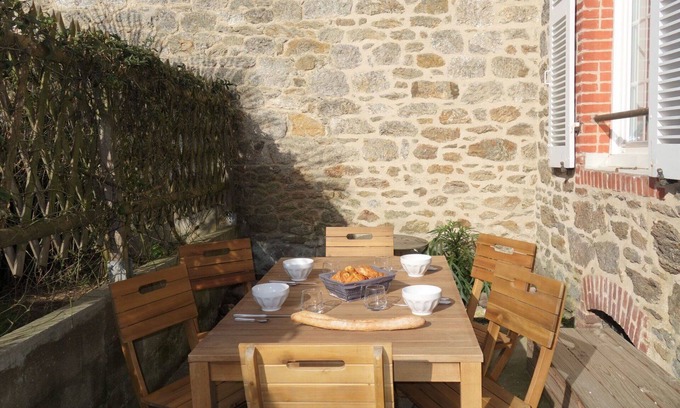 Saint-Igneuc Apartment | Nice apartment for 4 guests with WIFI, TV and terrace