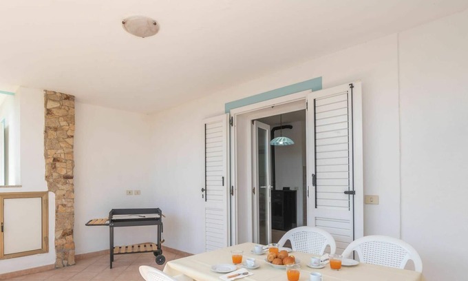 Pittulongu Apartment | Nice apartment for 4 guests with TV, terrace, pets allowed and parking