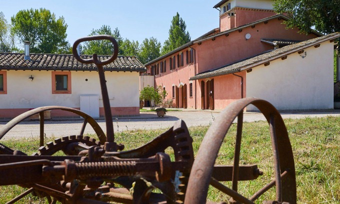 San Brizio Apartment | Nice apartment for 4 people with pool, WIFI, TV, pets allowed and parking, close to Spoleto