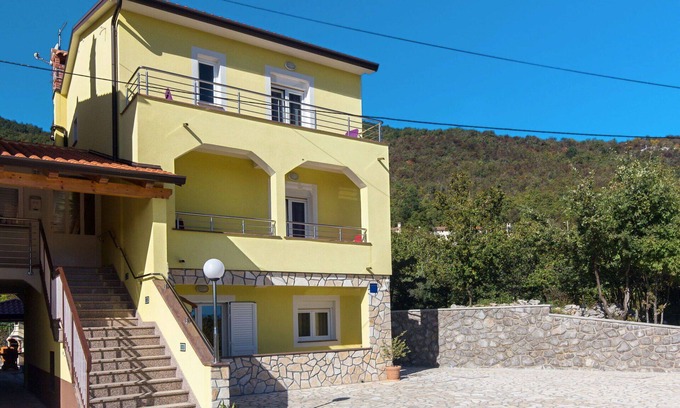 Martina Apartment | Nice apartment for 4 people with A/C, WIFI, TV, terrace and parking