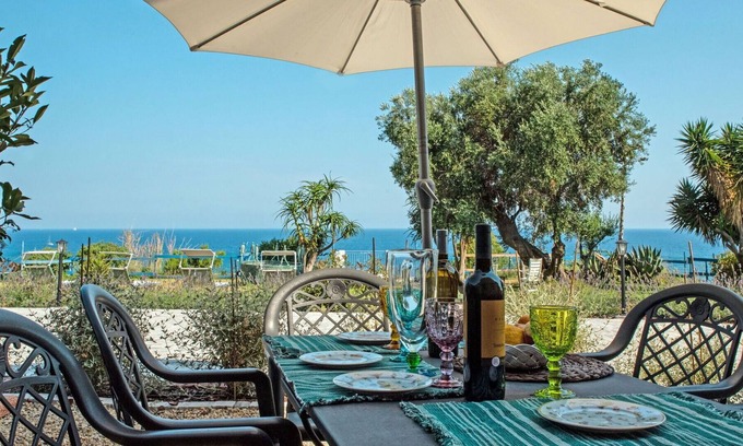 Imperia Apartment | Nice apartment for 5 people with WIFI, TV, patio and parking
