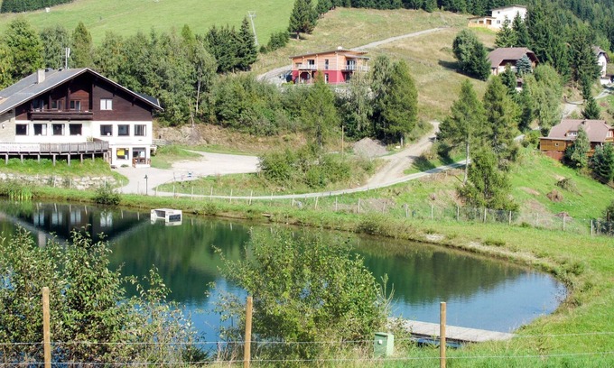 Sankt Urban Apartment | Nice apartment for 6 people with WIFI, TV, balcony, pets allowed and parking