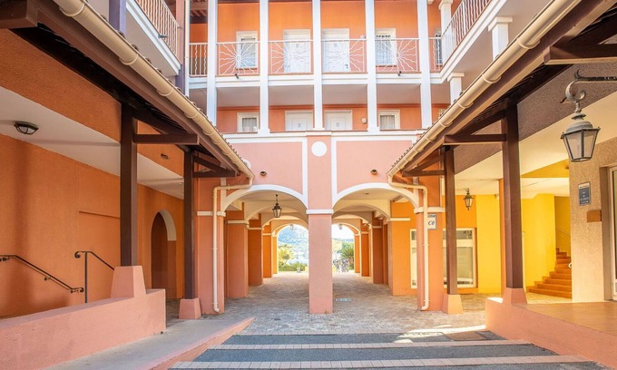 Le Dramont Apartment | Nice apartment for 4 people with WIFI, pool, TV and terrace