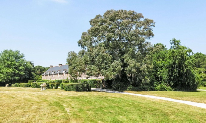 Pleherel-Plage-Vieux-Bourg House | Nice apartment in villa for 6 guests with WIFI, TV, terrace, pets allowed and parking