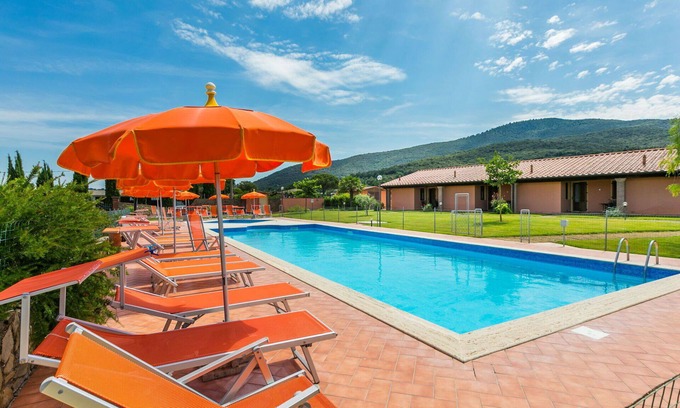 Puntone House | Nice apartment in villa for 6 people with pool, WIFI, A/C, TV, terrace, pets allowed and parking
