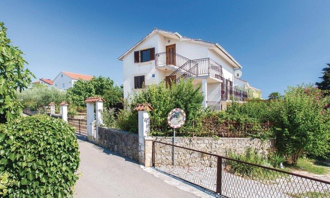 Brzac Apartment | Nice apartment in Krk with WiFi