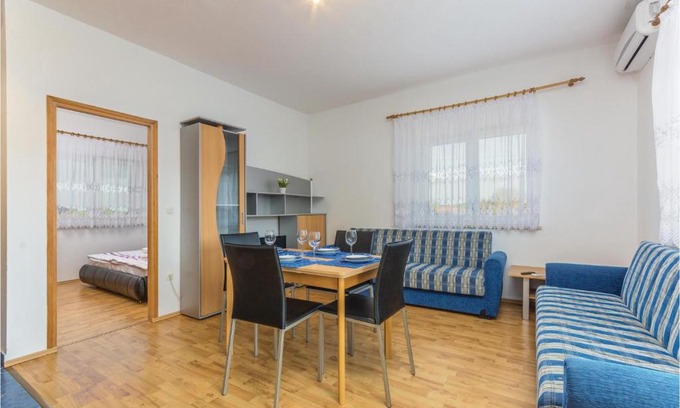 Rovinjsko Selo Apartment | Nice Apartment In Rovinj With Wifi