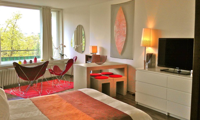 Duesseltal Apartment | Nice apartment in the bohemian district in Dusseldorf City