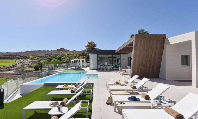 Salobre Villa | Nice apartment in villa with private pool, A/C, WIFI, TV, terrace, pets allowed and parking