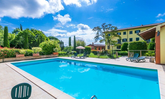 Fucecchio Villa | Nice apartment in villa for 10 guests with private pool, A/C, hot tub, WIFI, TV and pets allowed