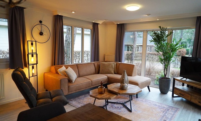 Beekbergen-Zuid Ski Chalet | Nice chalet at the Hoge Veluwe National Park