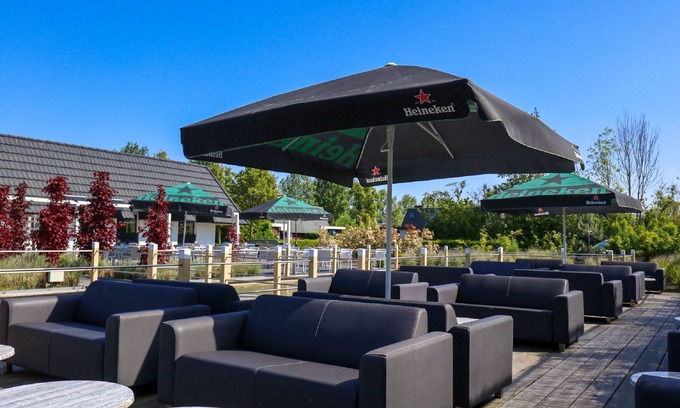 Breskens Ski Chalet | Nice chalet with beach at 600 m.
