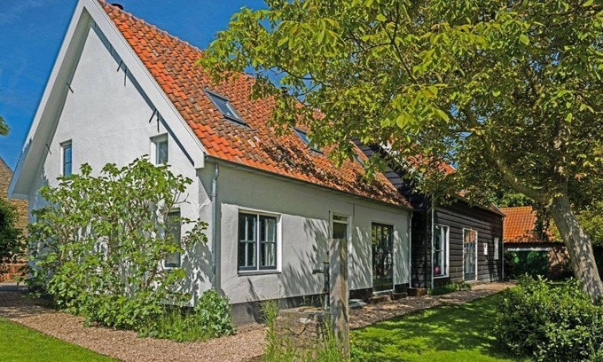 Meliskerke Apartment | Nice group accommodation close to the sea and the beach. Perfect as a party, conference, training location for companies and team/company trips or workshops.