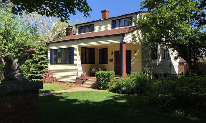 Harters Heights House | Nice Home, Historic Neighborhood, Walk to Campus!