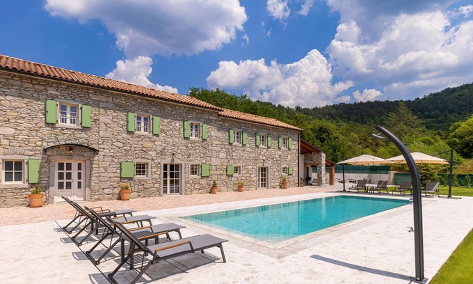 Buzet House | Nice home in Buzet with kitchen