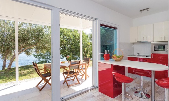 Plat House | Nice home in Dubrovnik with kitchen