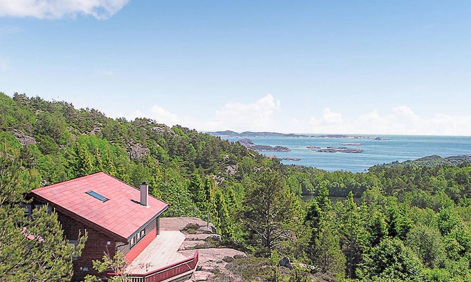 Lindesnes House | Nice home in Lindesnes with sauna