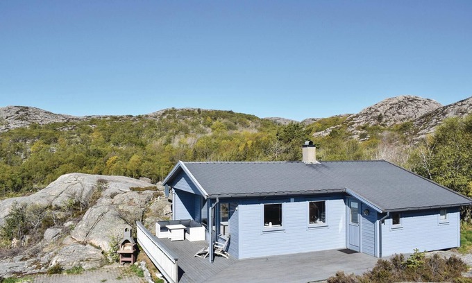 Lindesnes House | Nice home in Lindesnes with kitchen