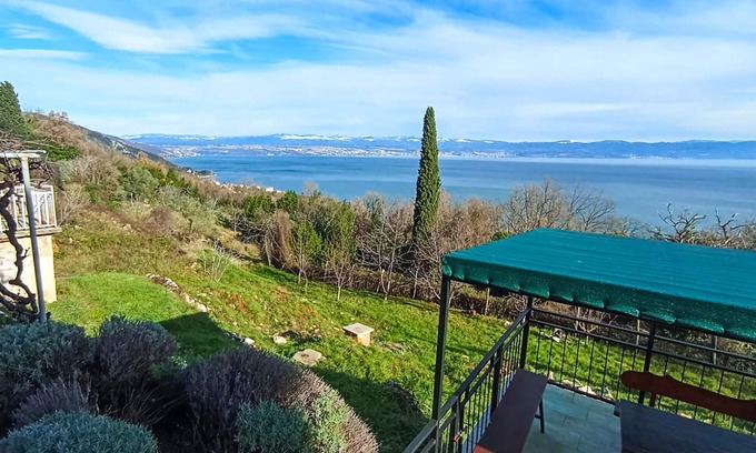 Obrs House | Nice home in Moscenicka Draga