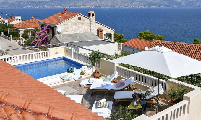 Postira House | Nice home in Postira with WiFi