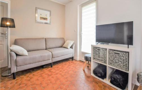 Saint-Aubin-sur-Mer House | Nice Home In Saint-Aubin-Sur-Mer