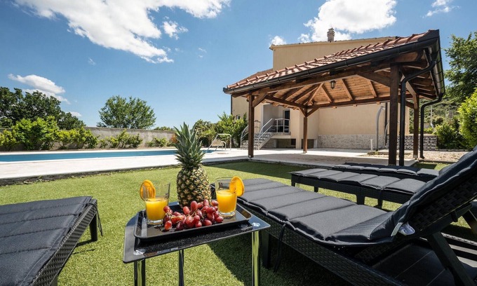 Velim House | Nice home in Sibenik with sauna