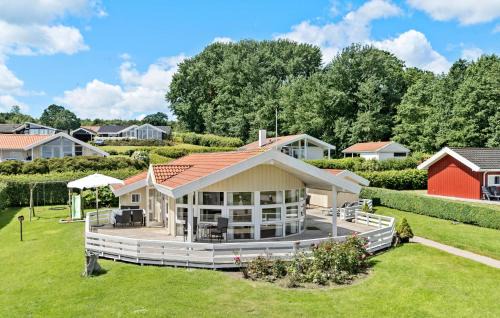 Grønninghoved Strand House | Nice Home In Sjølund With Sauna