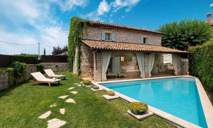 Vosteni House | Nice home in Sveti Lovrec